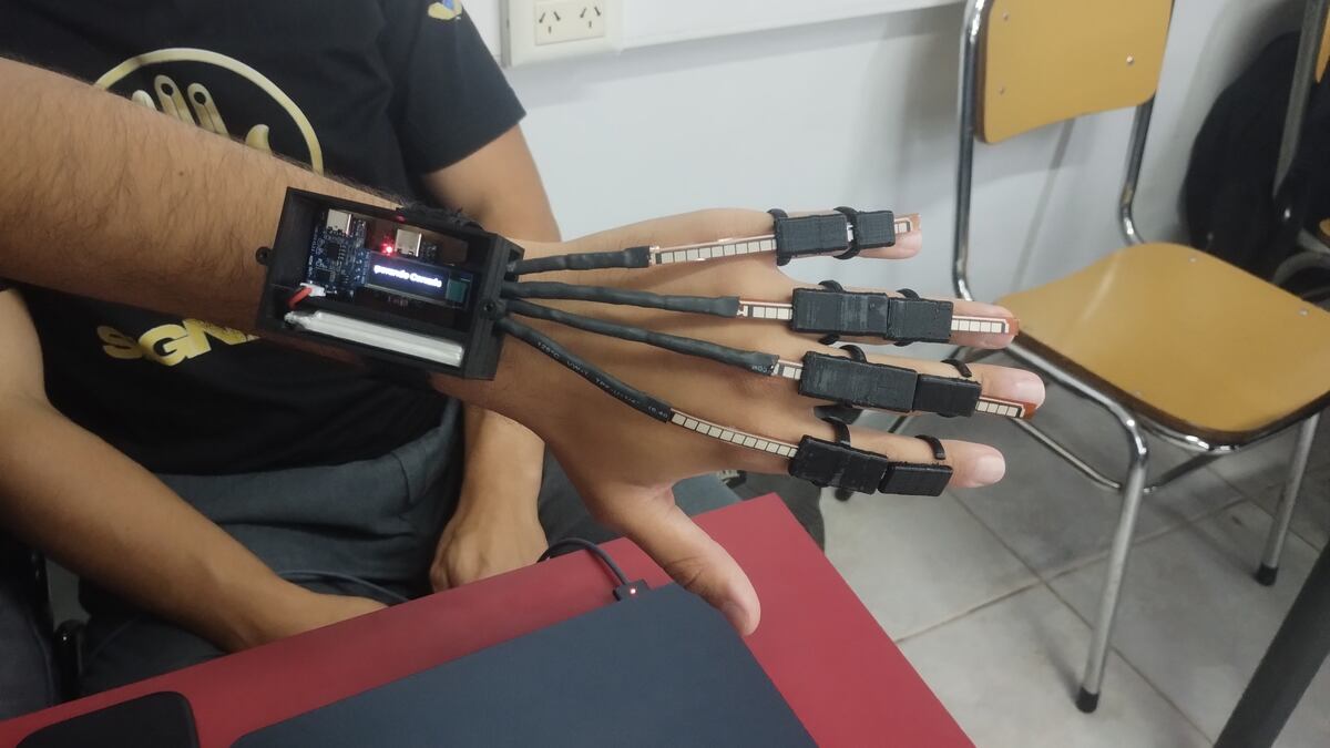 Prototipo traductor de lengua de señas "Signalink".