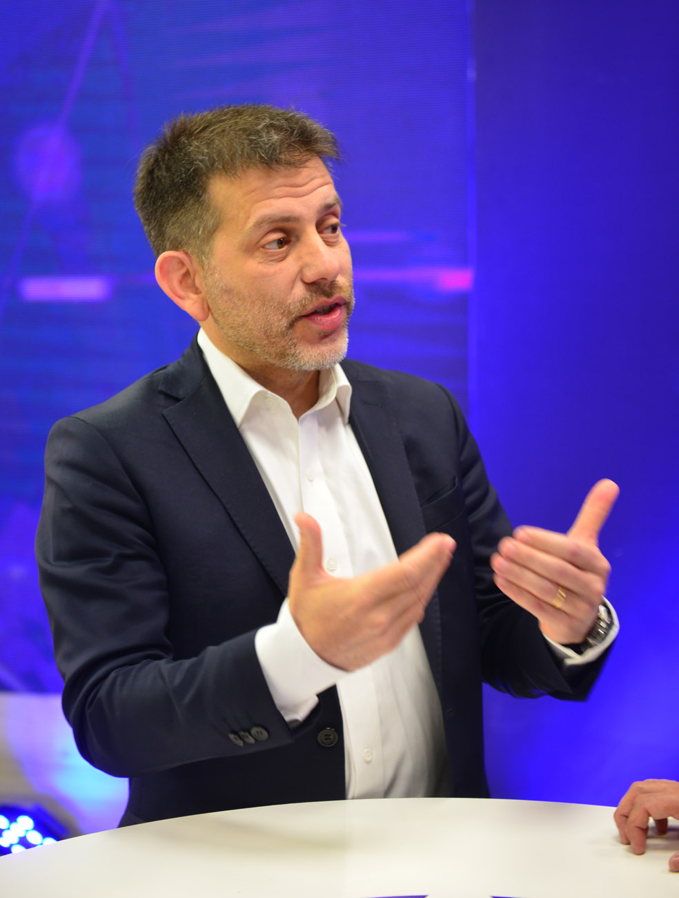 Programa Ronda de Negocios, conducido por Daniel Alonso. Invitados Soledad Milajer, Presidente de Hause Möbel y miembro de la comisión directiva de la UIC; y Gastón Utrera, Director del Instituto de Economía Política de la Universidad Siglo 21. (Nicolás Bravo / La Voz)