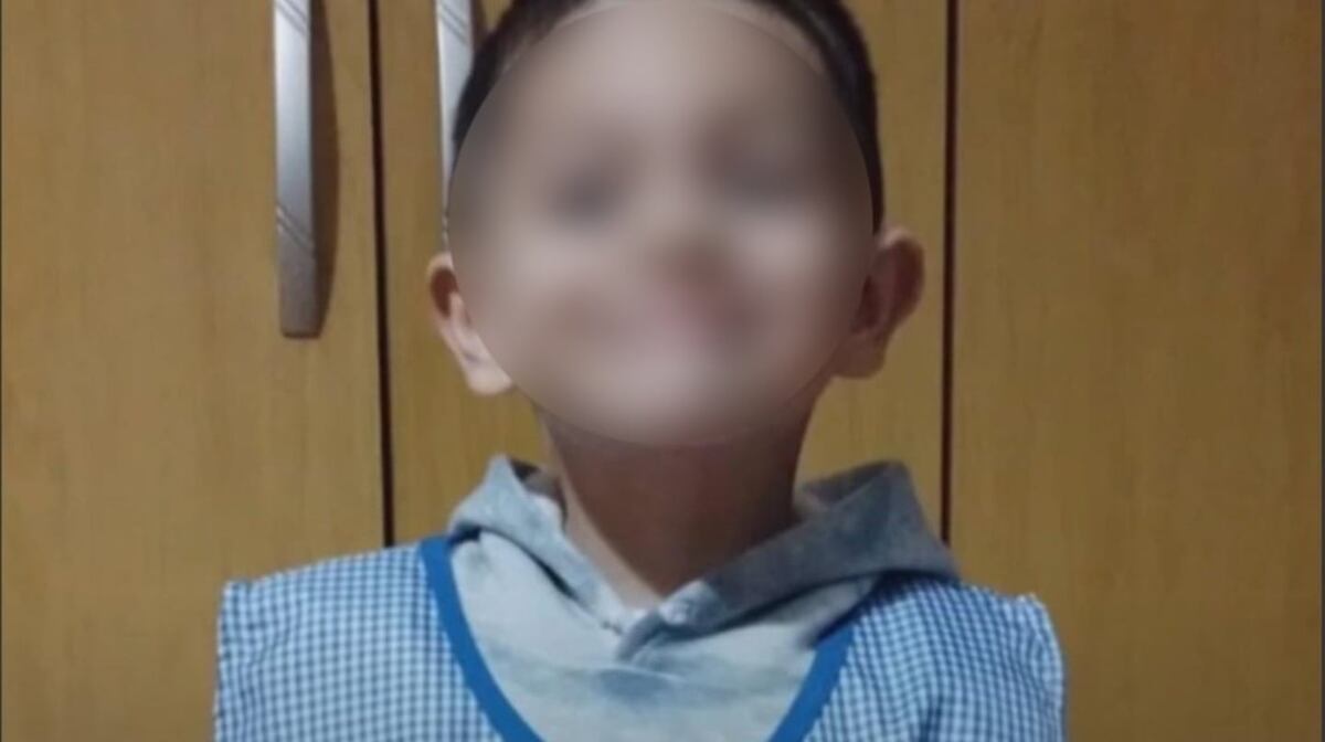 Rosario: una mujer denunció que le robaron la identidad a su hijo para sacar a otro niño del país. (Captura)
