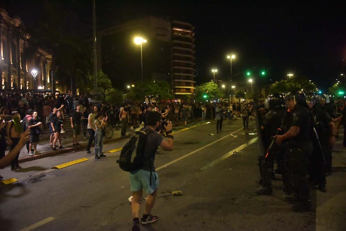 cacerolazo en patio olmos