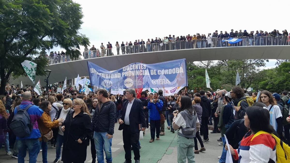 Marcha universitaria en Córdoba en defensa de la educación pública, el martes pasado (La Voz)