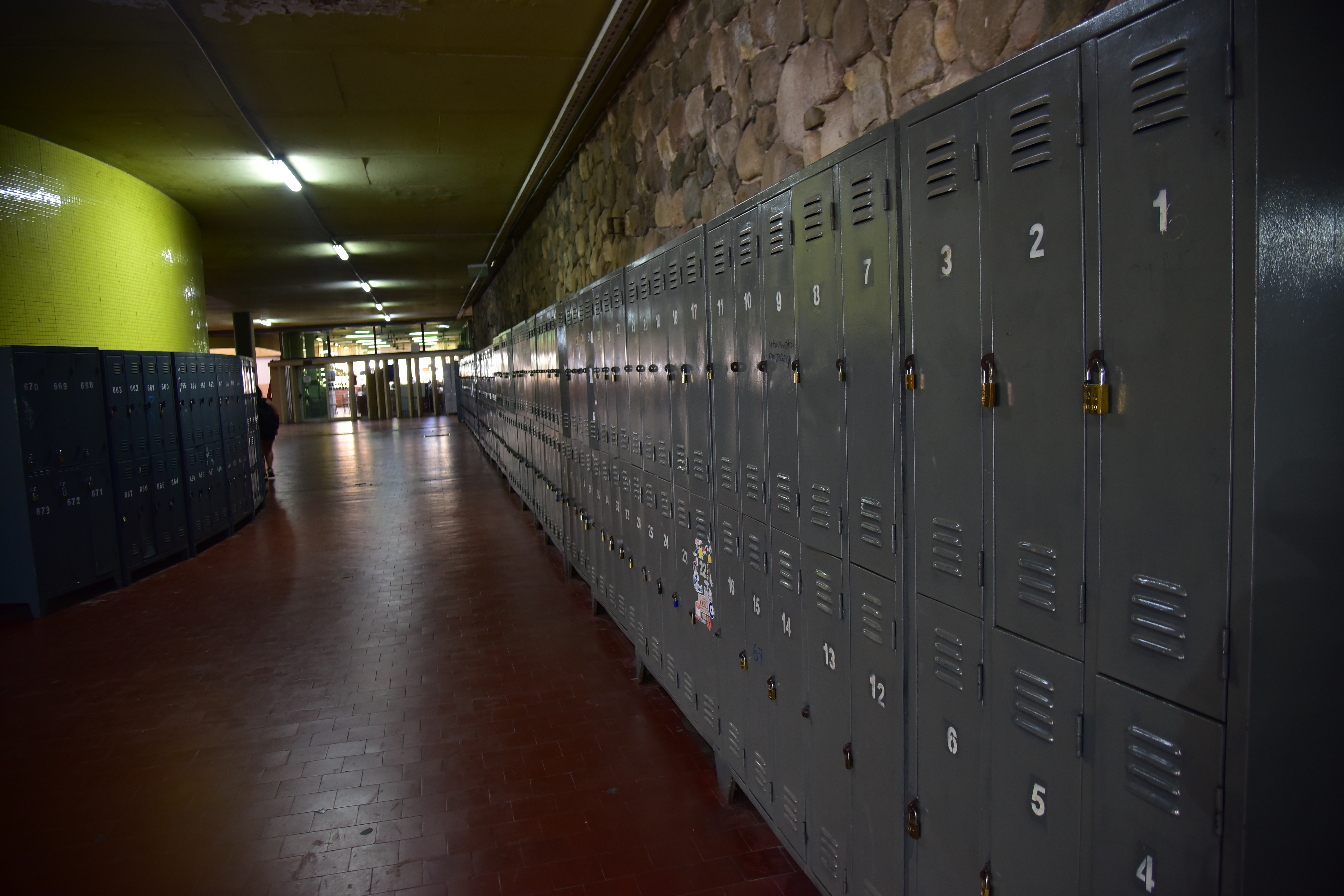 Para usar los casilleros, los estudiantes pagan 15 mil pesos al año. (Javier Ferreyra / La Voz)