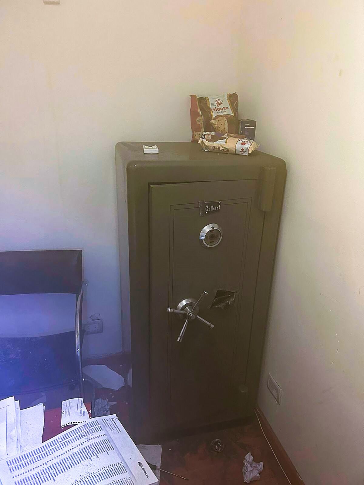 Con poderosos inhibidores de alarma, ladrones entraron a robar a una distribuidora en Córdoba Capital. (Policía)