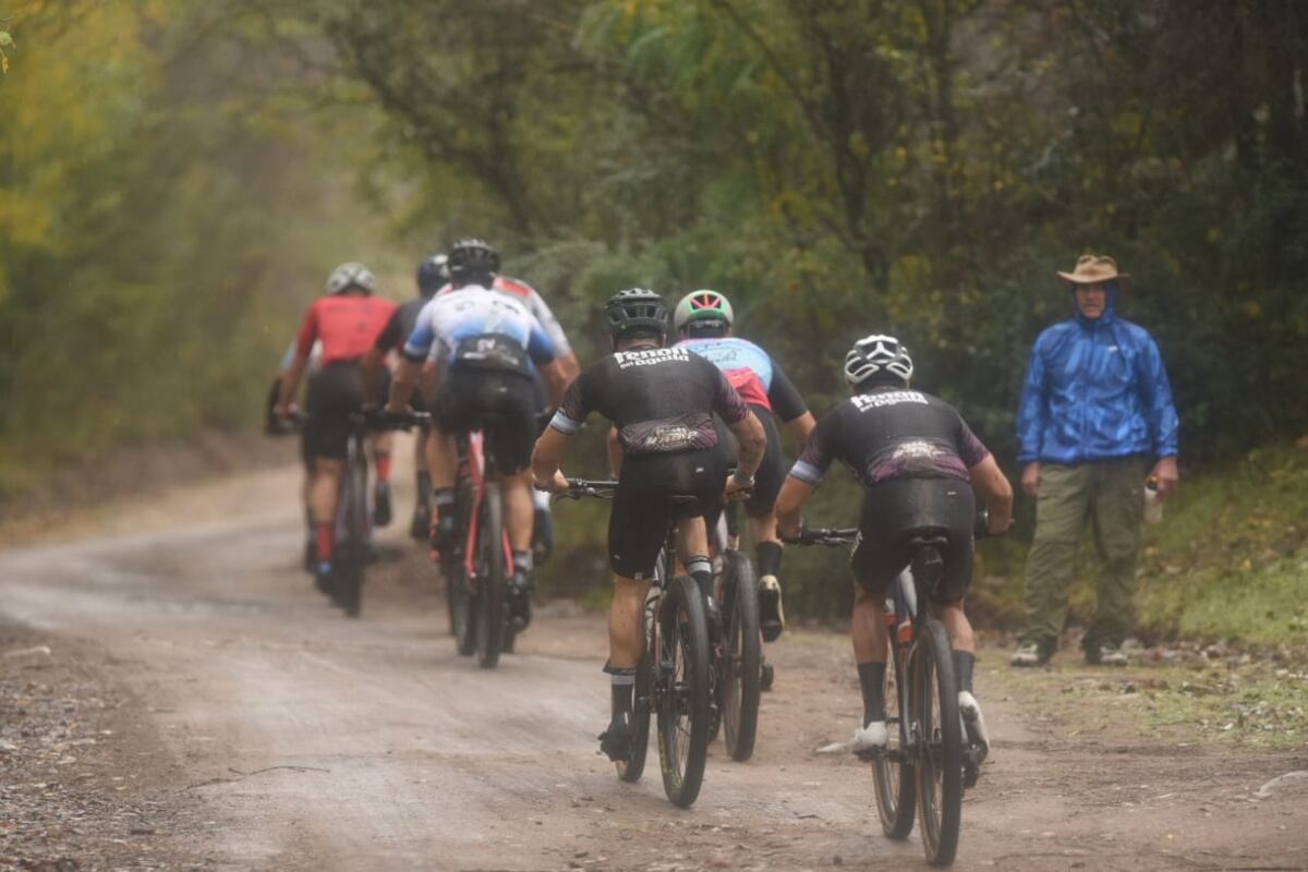 Desafío Río Pinto, día2. La competencia más convocante de MTB a nivel continental, con una inscripción de 5500 participantes, un récord histórico. (La Voz)