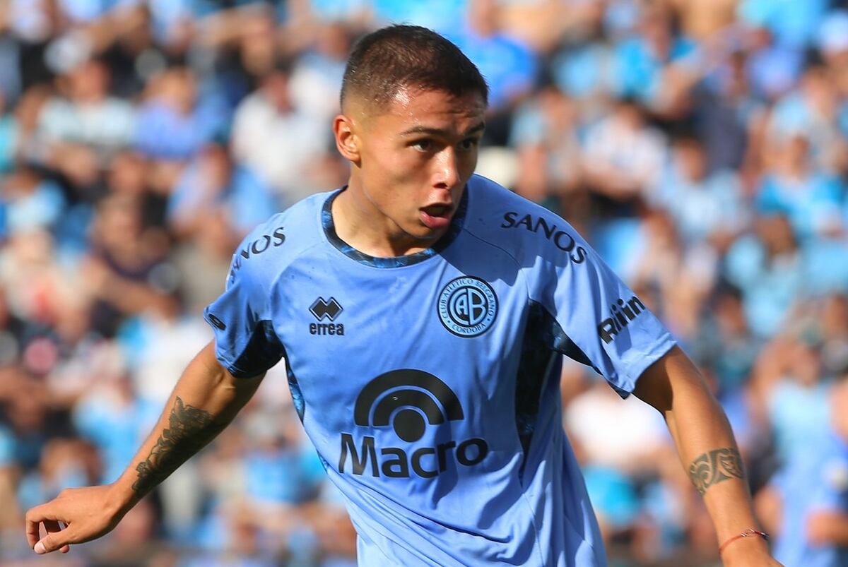 Chino Castro, debutó ante Vélez en 2023. Este año fue cedido a Mitre, pero no podrá enfrentar al celeste.  (Prensa Belgrano)