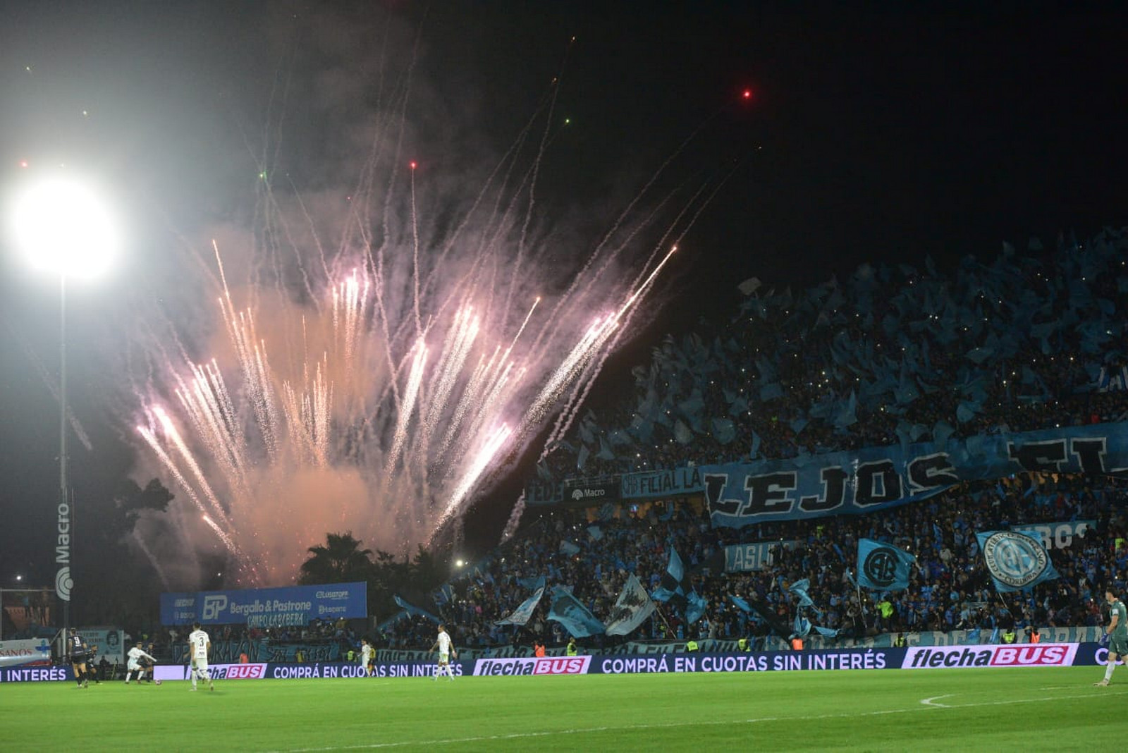 Belgrano logró una enorme victoria este sábado 1-0 ante Atlético Tucumán en el Gigante de Alberdi, por la fecha 15 del torneo de la Liga Profesional.  (Facundo Luque / La Voz)