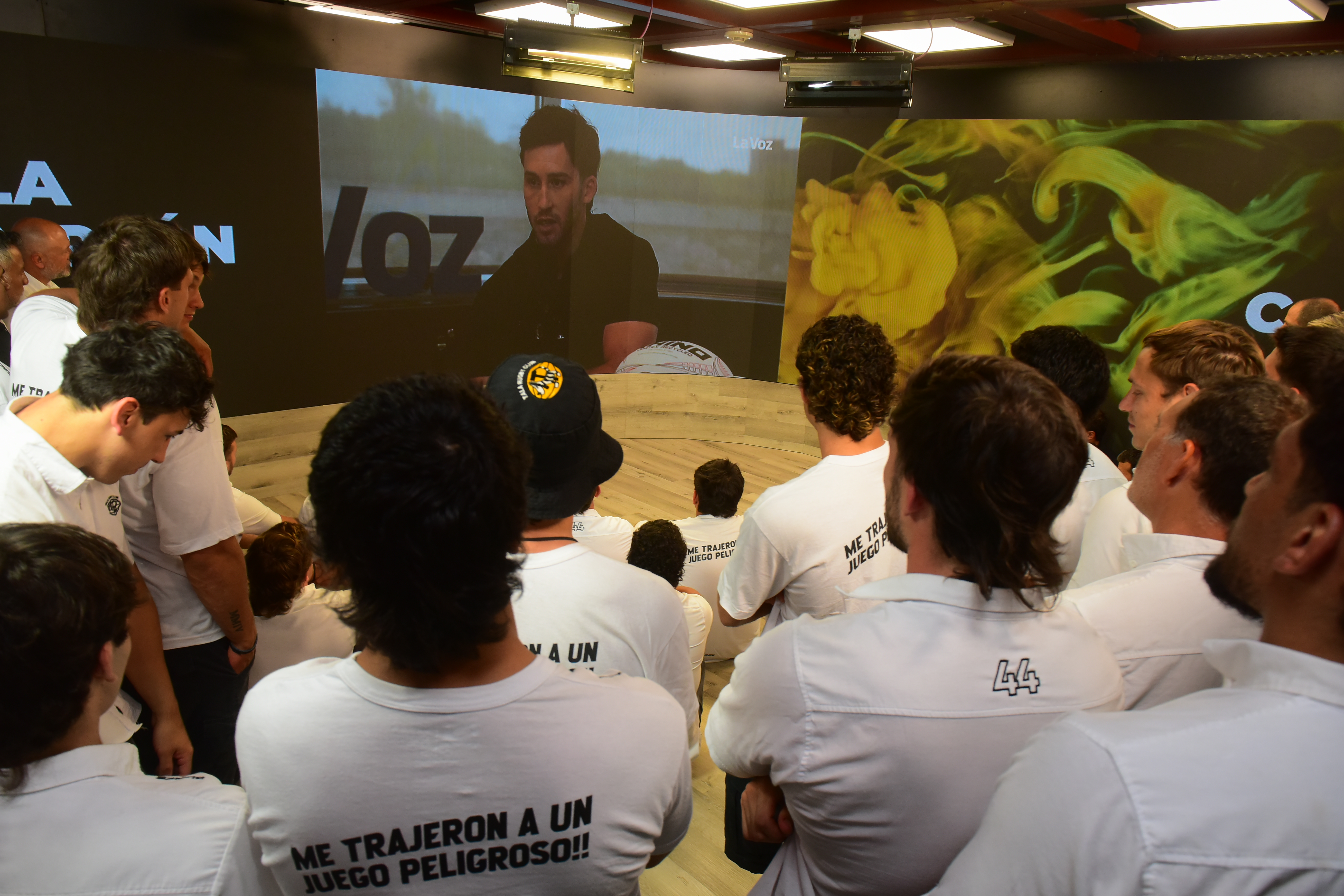 Jugadores y cuerpo técnico del Tala Rugby club participaron  del tradicional brindis en la redacción de la Voz a los campeones. (Javier Ferreyra / La Voz )