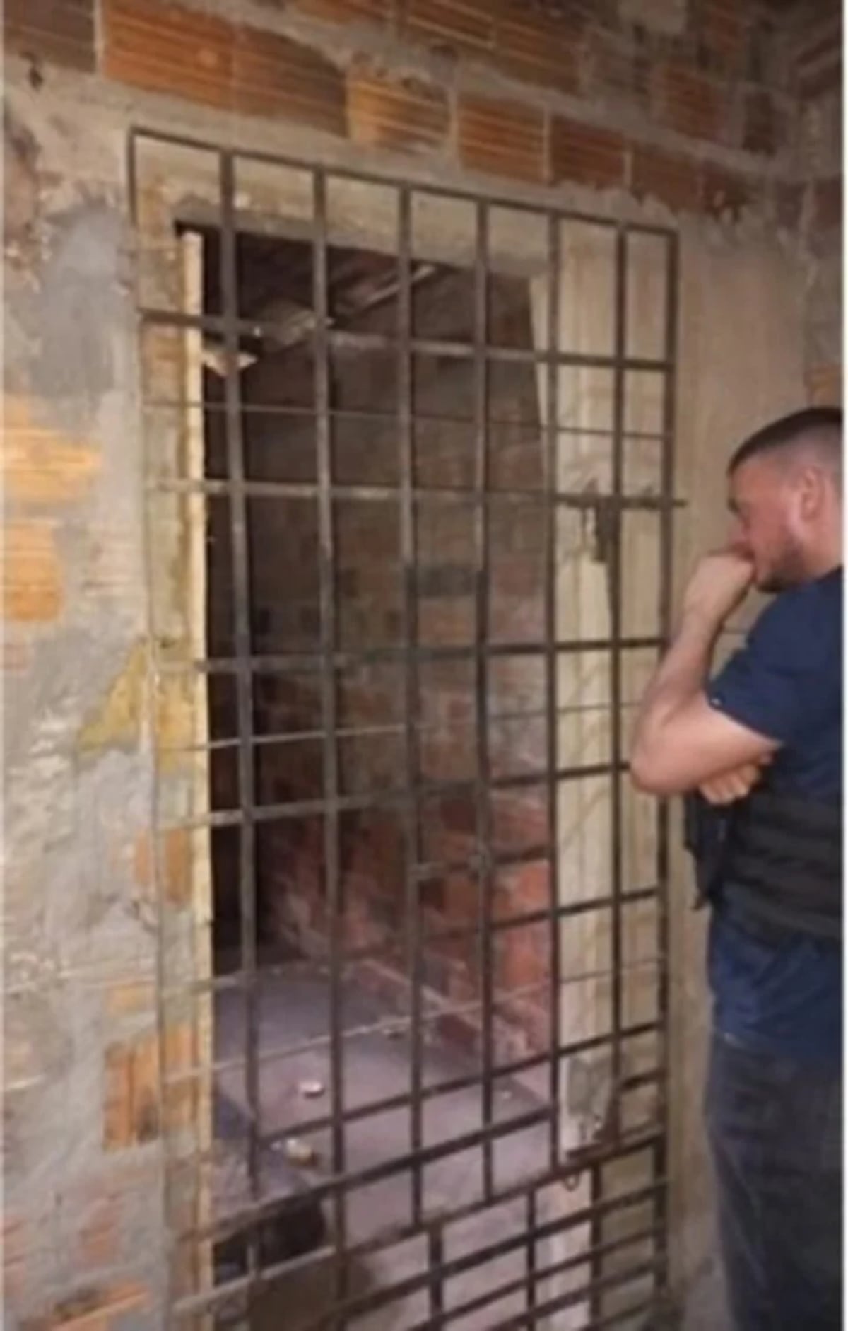 Así era la jaula donde estaba recluida la víctima.