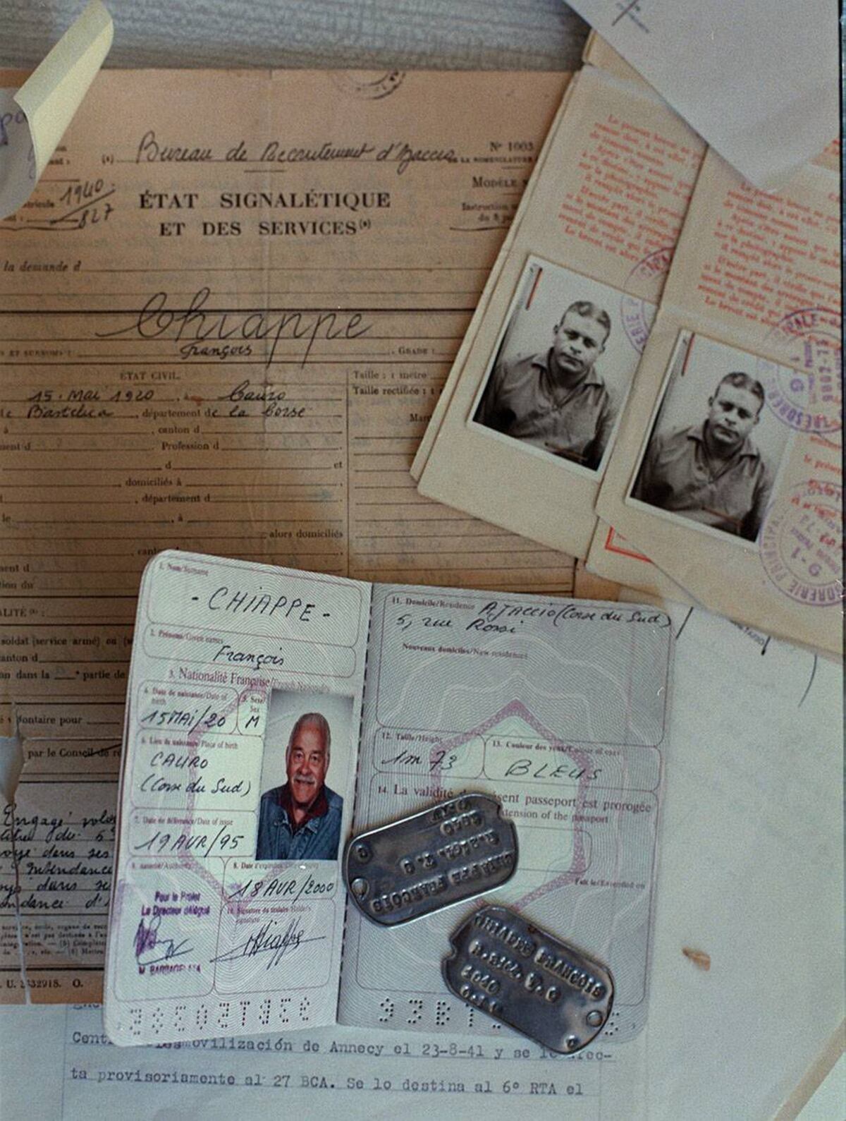 Los documentos de François Chiappe. (La Voz / Archivo)