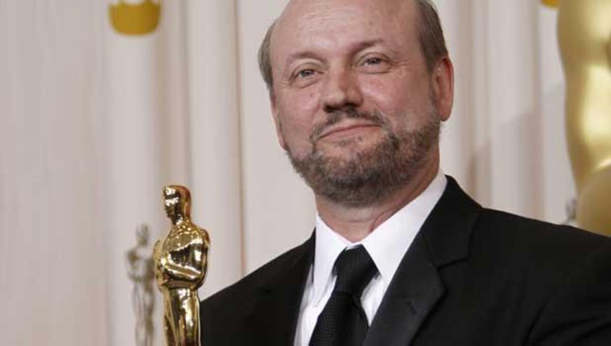 GANADOR. El director de "El secreto de sus ojos", con la estatuita.