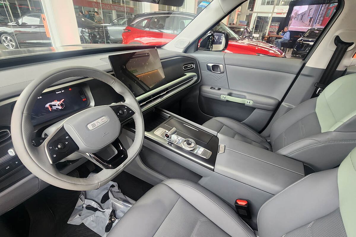 El interior del BJ 30 Hybrid sorprende por su calidad y tecnología.
