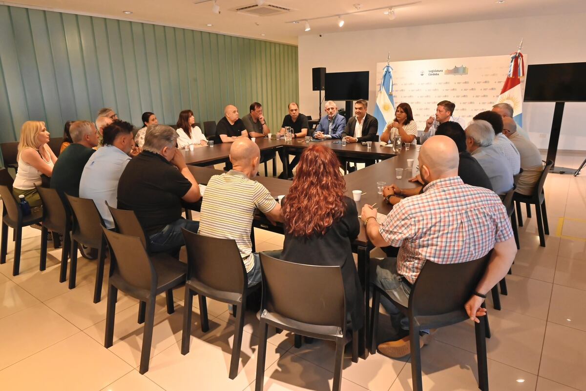 Diálogo. La semana pasada quedó conformada una mesa de trabajo en la Legislatura, entre el oficialismo y algunos gremios estatales. Esta instancia está en riesgo.