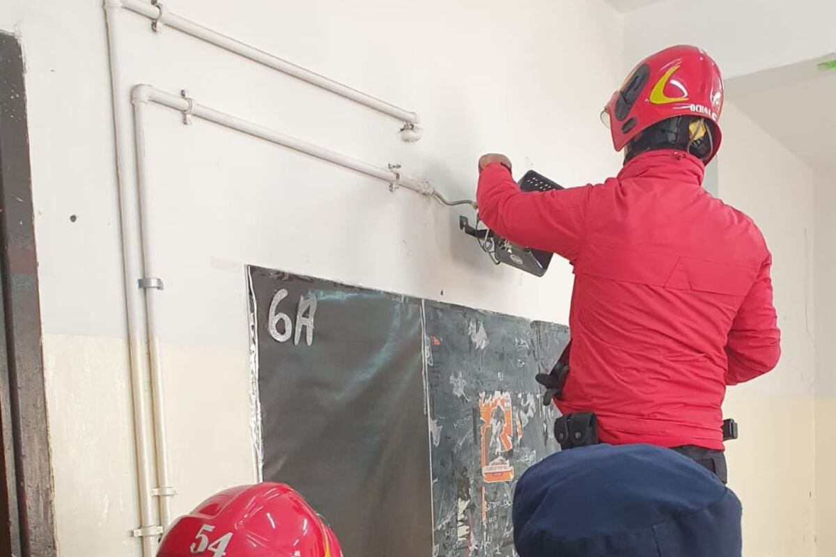 Estudiantes intoxicados por fuga de gas de pantalla. (Duar)