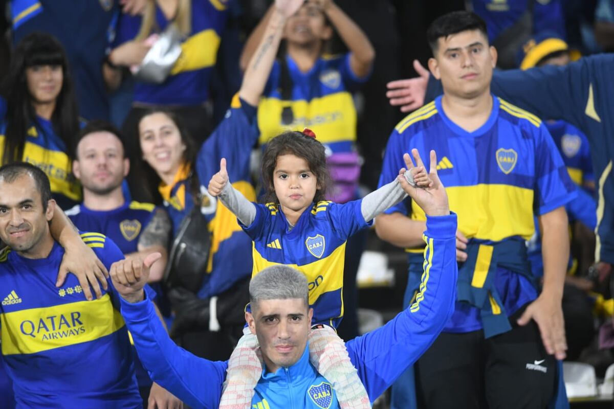 Hinchas en el Kempes. Boca vs Estudiantes (Javier Ferreyra / La Voz)