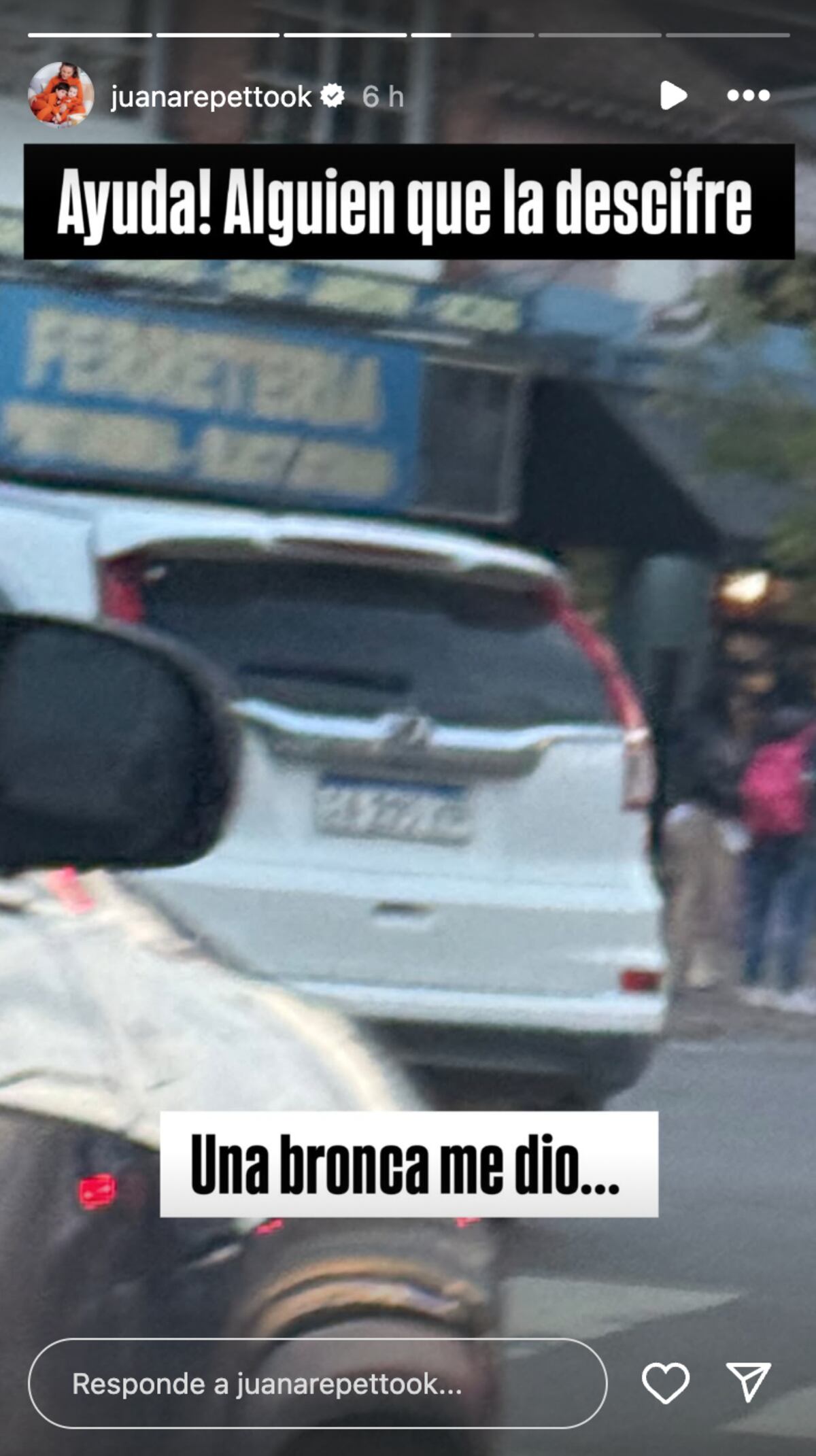 Juana Repetto compartió la foto del auto que la chocó. (Foto: Captura de pantalla)