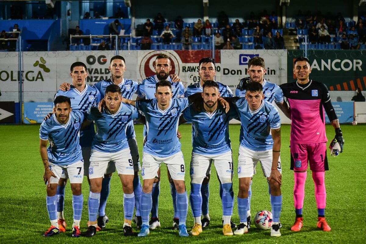 Estudiantes de Río Cuarto en el partido ante Nueva Chicago, por la fecha 27 de la Primera Nacional. (Prensa Estudiantes RC).