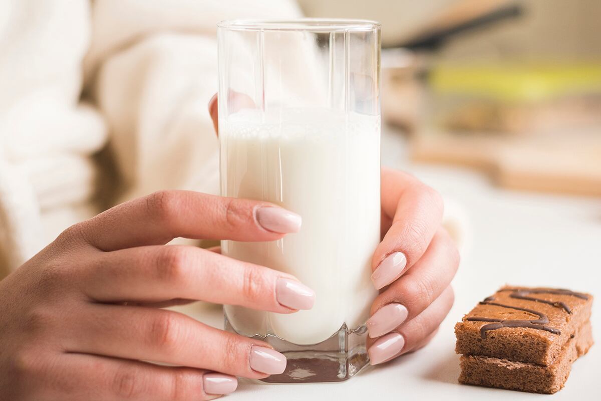 Leche. 6 alimentos ricos en magnesio. (Freepik)