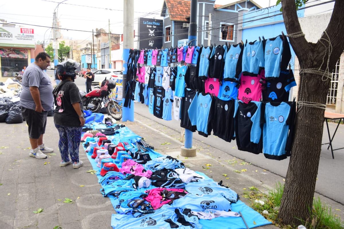 Belgrano prepara el recibimiento para el clásico con Talleres en el Gigante de Alberdi. Todo en el marco del denominado papelazo. (José Gabriel Hernández / La Voz)