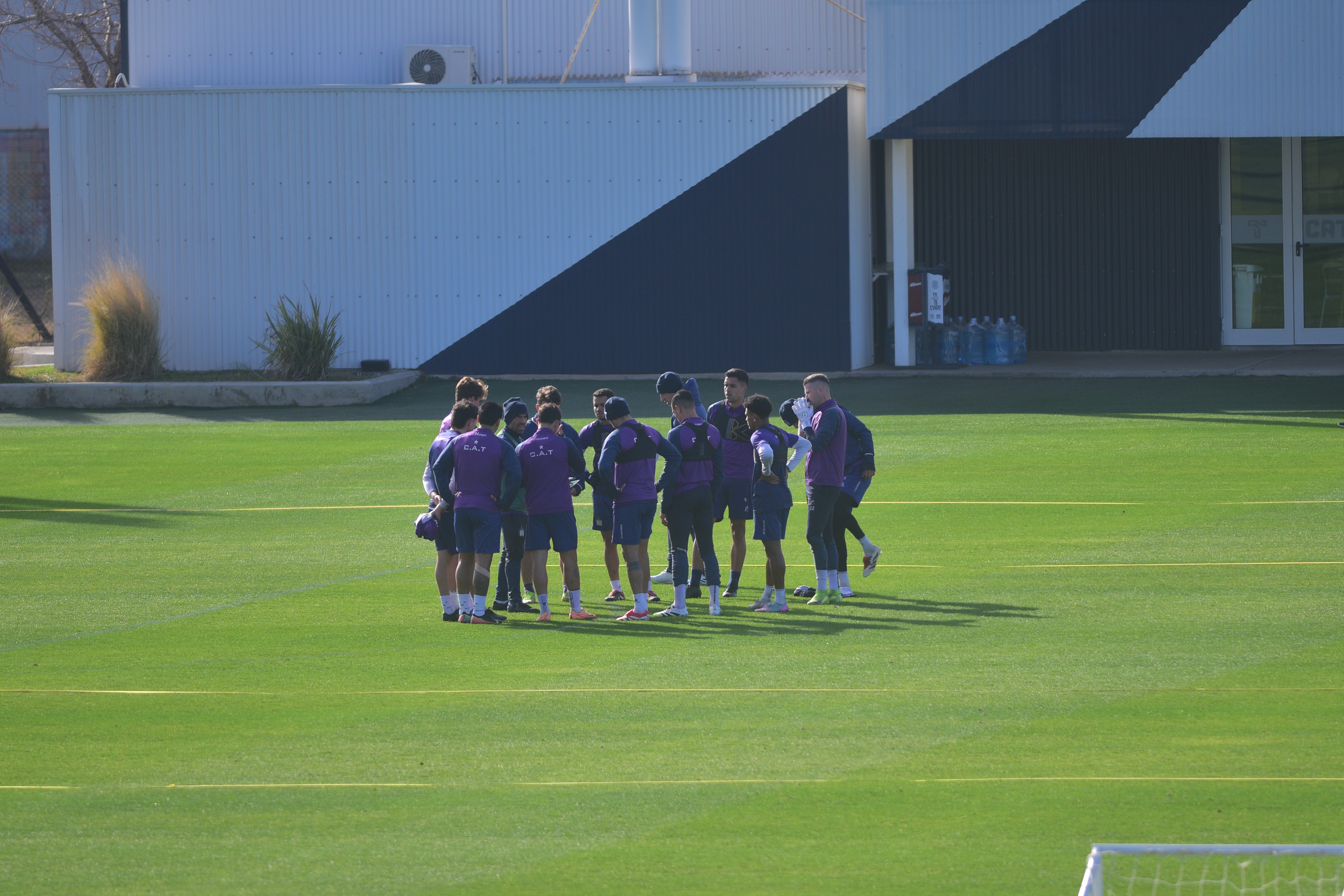 El plantel de Talleres en el entrenamiento de Talleres en el Card. (Pedro Castillo / La Voz)