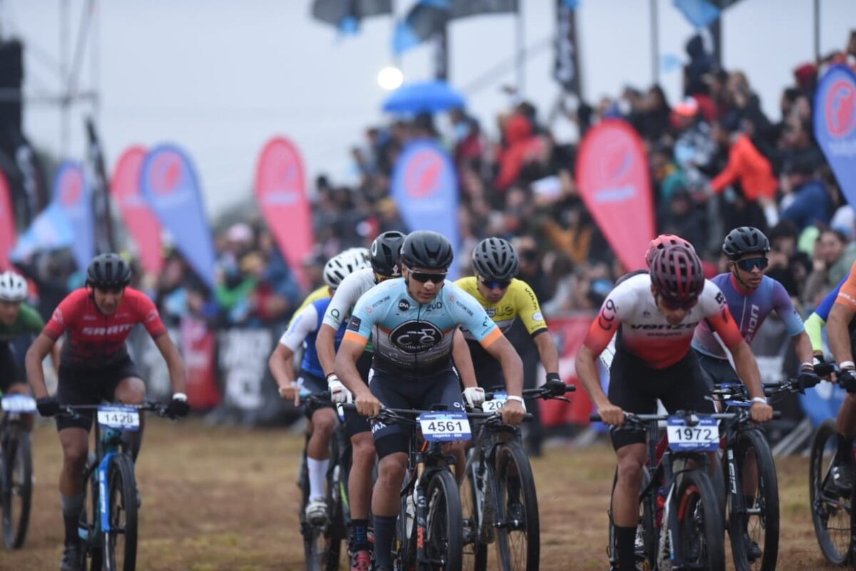 Desafío Río Pinto, día2. La competencia más convocante de MTB a nivel continental, con una inscripción de 5500 participantes, un récord histórico. (La Voz)