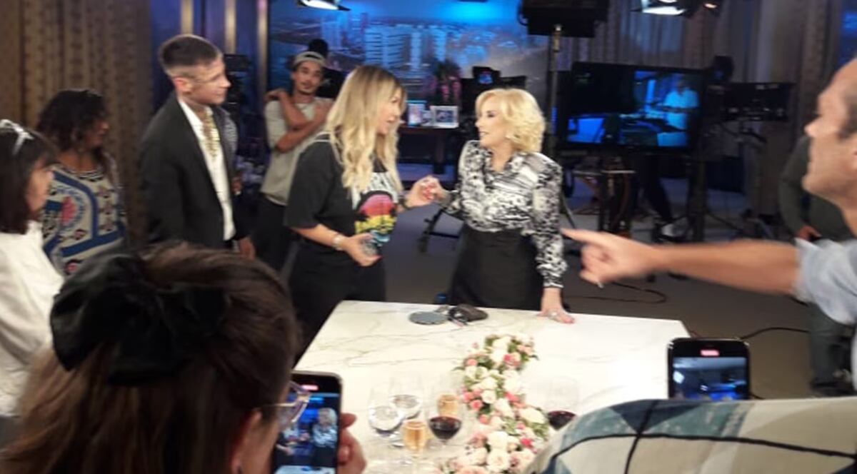 Wanda Nara y L-Gante en la grabación del programa de Mirtha Legrand.