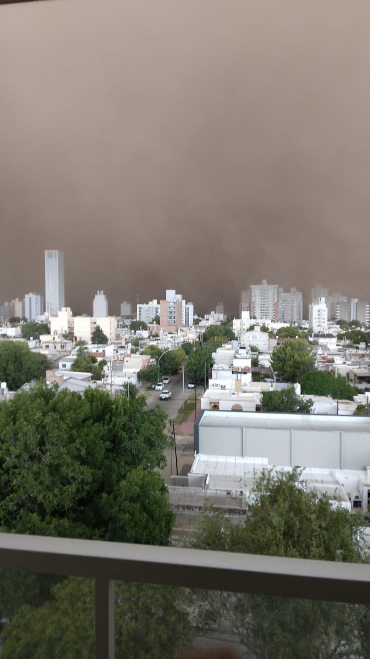 Imágenes de la tormenta en Río Cuarto. (Gentileza Bomberos Embalse)
