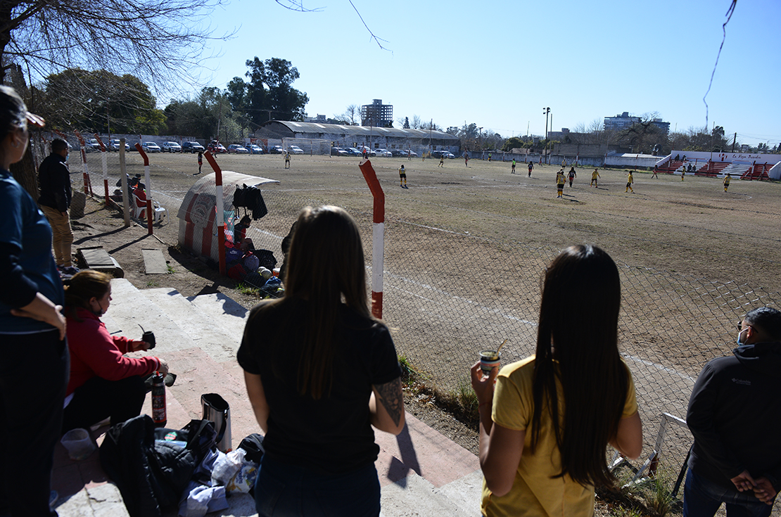 La vuelta del fútbol femenino en Córdoba. (José Gabriel Hernández)