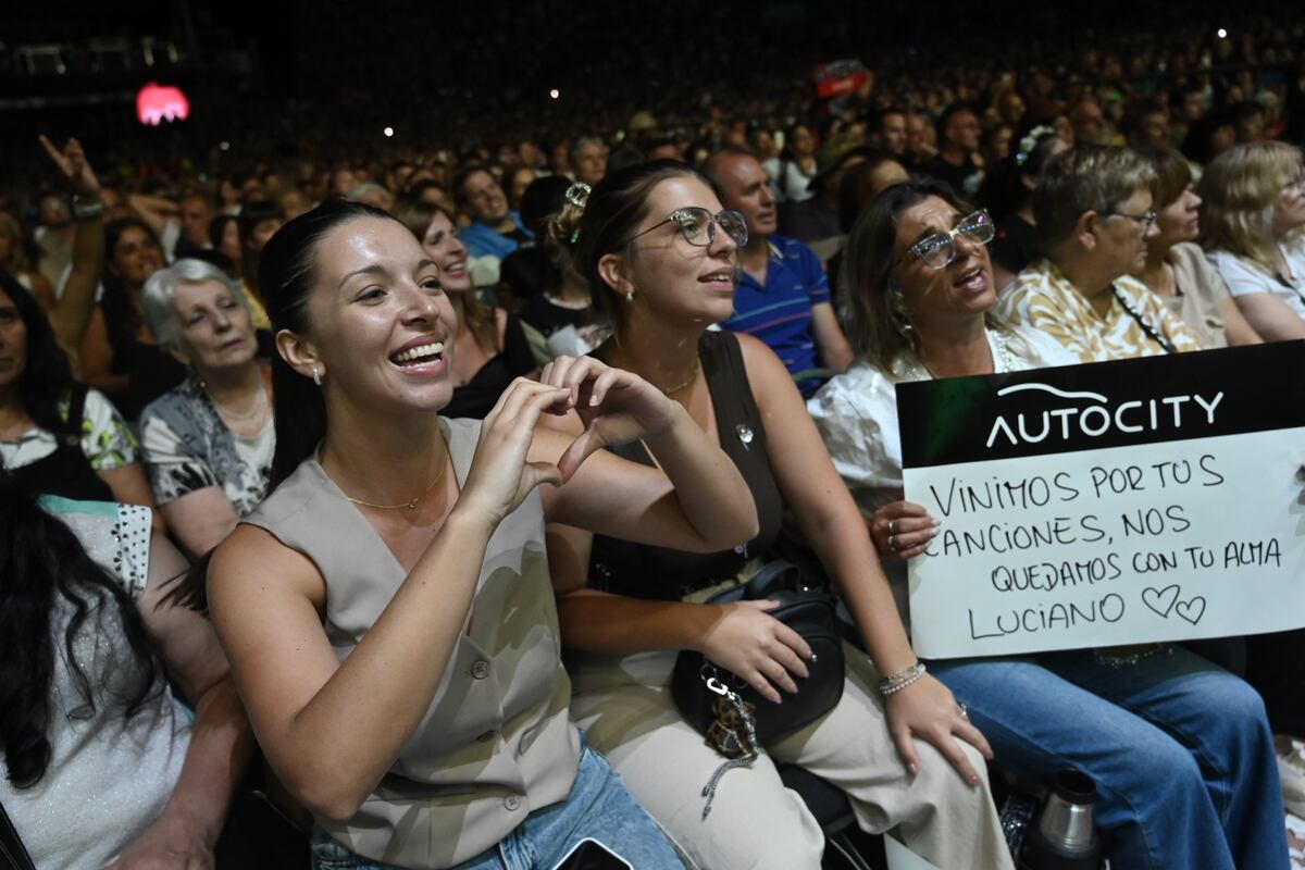 Primera noche del Festival de Peñas de Villa María 2026. (Martín Llampallas / La Voz)