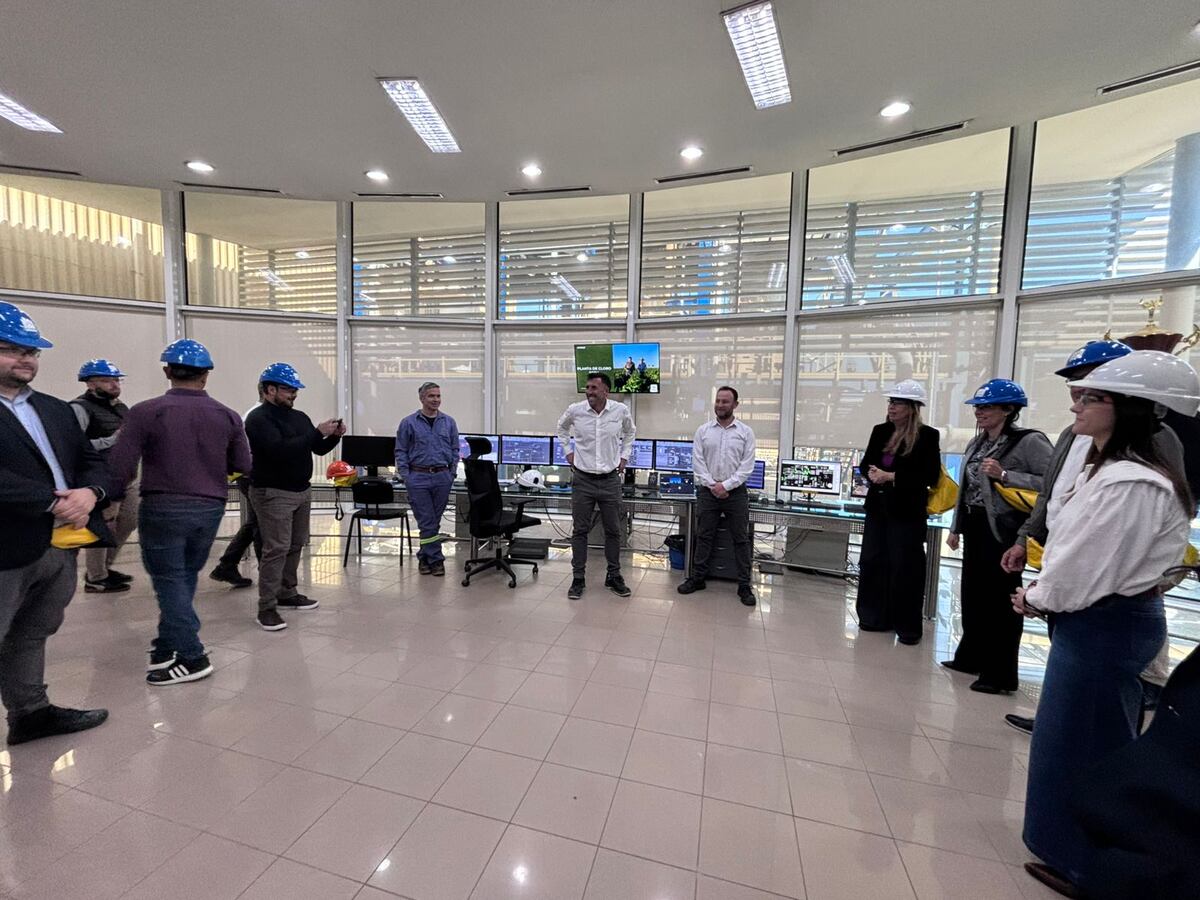 La visita de autoridades provinciales a la planta de Atanor en Río Tercero. (Atanor)