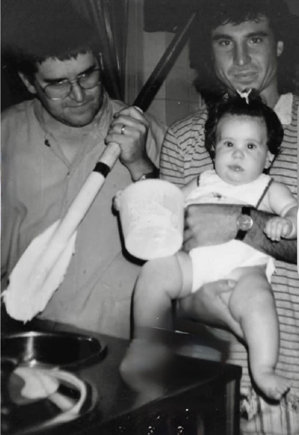 El tío abuelo Elvio y papá Julio Castro, cuando incursionaron hace años en los helados.