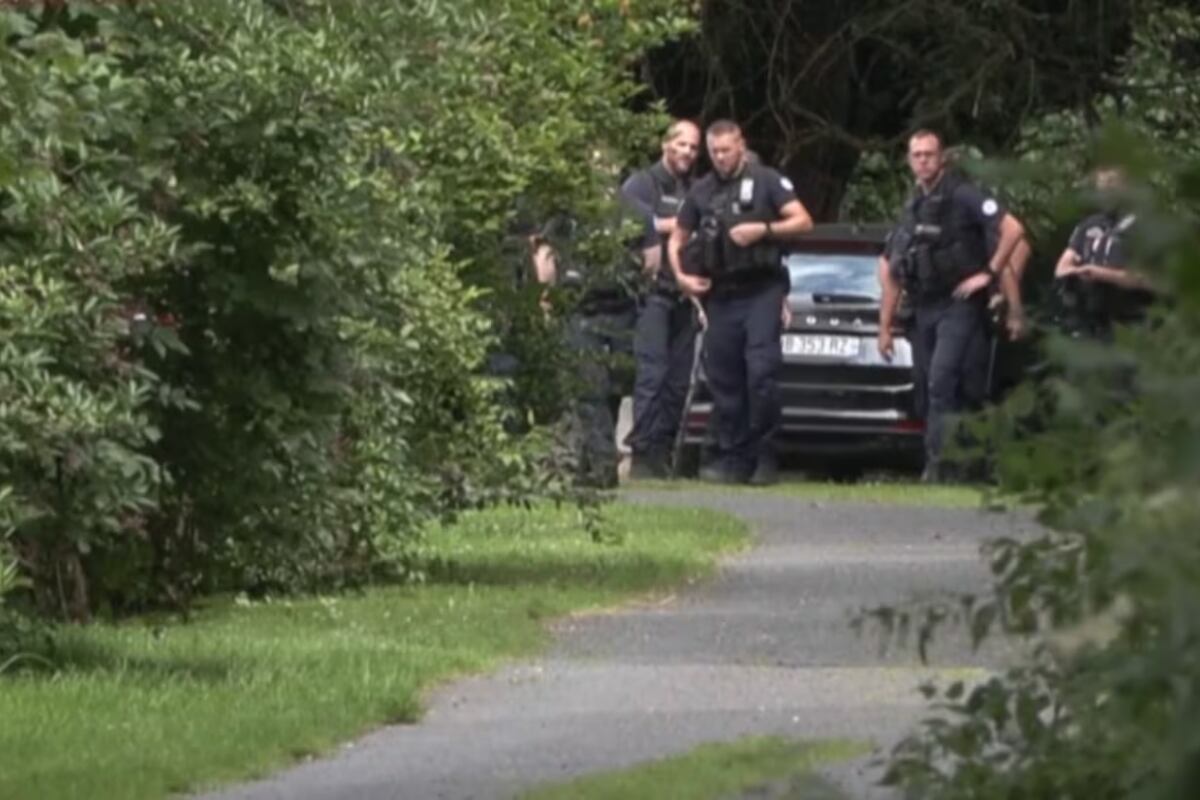 Un brutal crimen sacudió a una localidad en Francia: encontraron un cadáver degollado y en posición de cruz. (Gentileza)