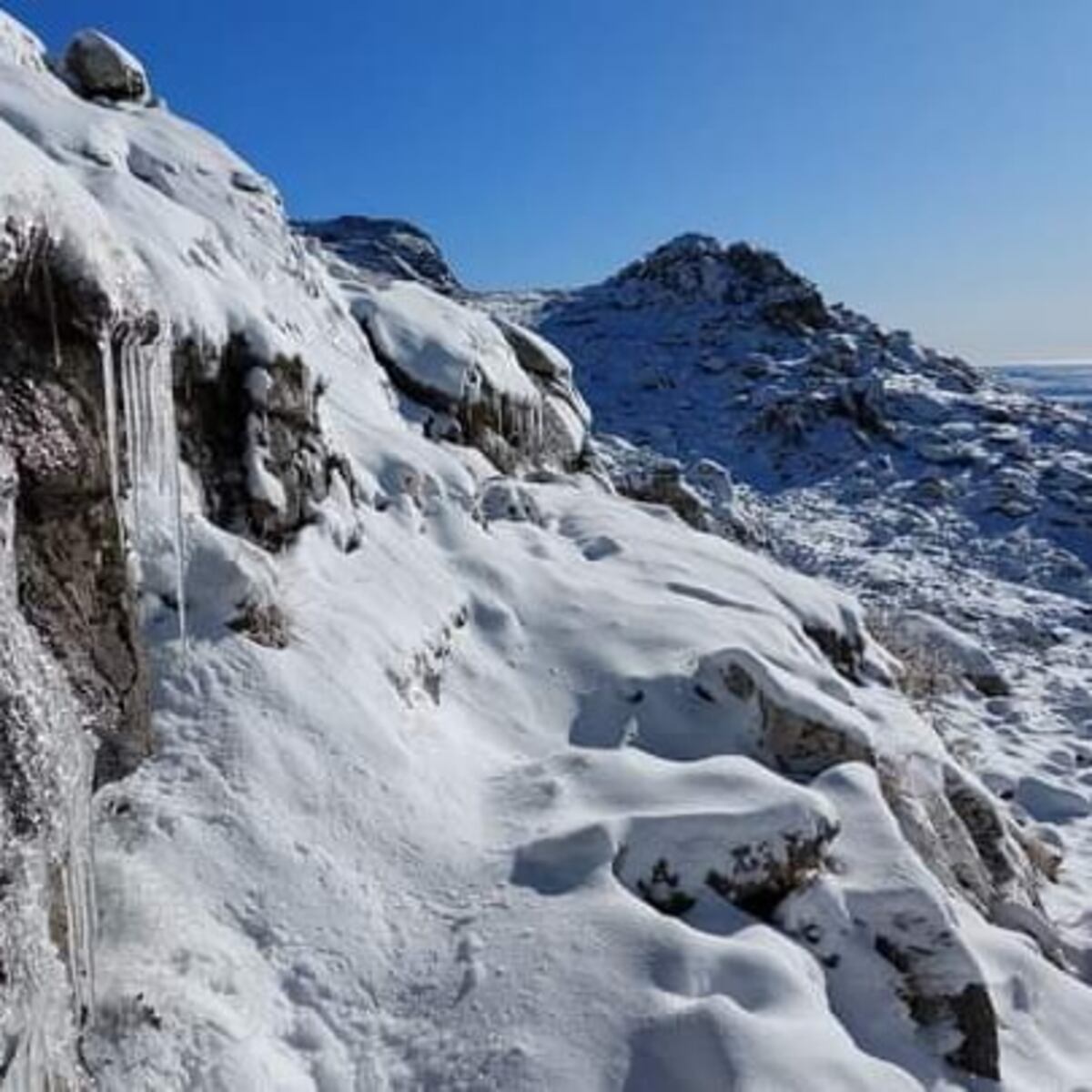 Nieve en el cerro Champaquí y las Sierras Grandes. (Gentileza Traslasierra Noticias)