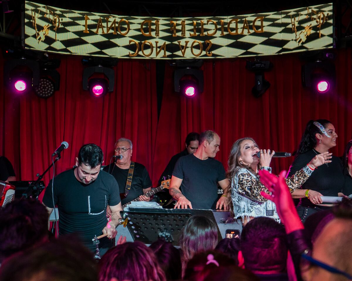 El Museo Bar La Mona celebró su primer aniversario a puro tunga - tunga y con invitados especiales. (Gentileza Universo Jiménez)