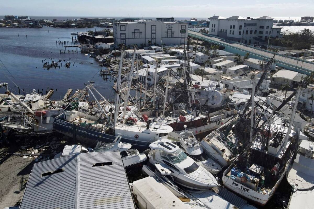 Las embarcaciones del muelle fueron desplazadas hasta las zonas de viviendas.