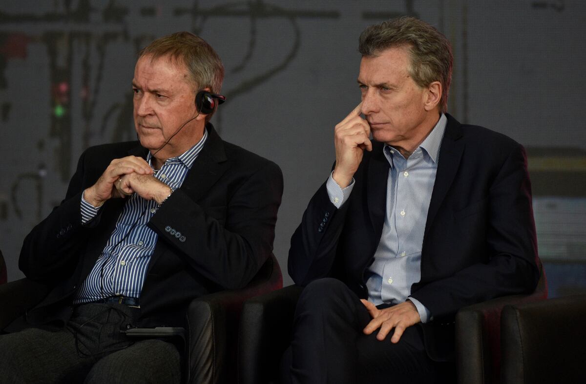 Juan Schiaretti junto a Mauricio Macri en la planta de Renault en Santa Isabel en 2018. (Pedro Castillo)