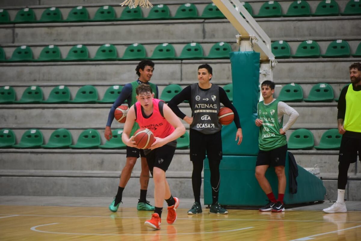 Atenas comenzó su pretemporada para una nueva Liga Nacional. (José Hernández / La Voz).