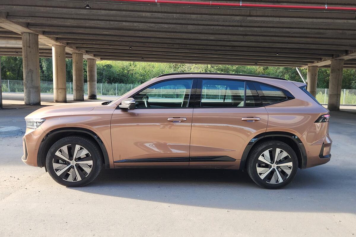 Con 4,78 metros de largo y 2,82 m de distancia entre ejes, este SUV es 11 y 12 centímetros más grande que su antecesor.