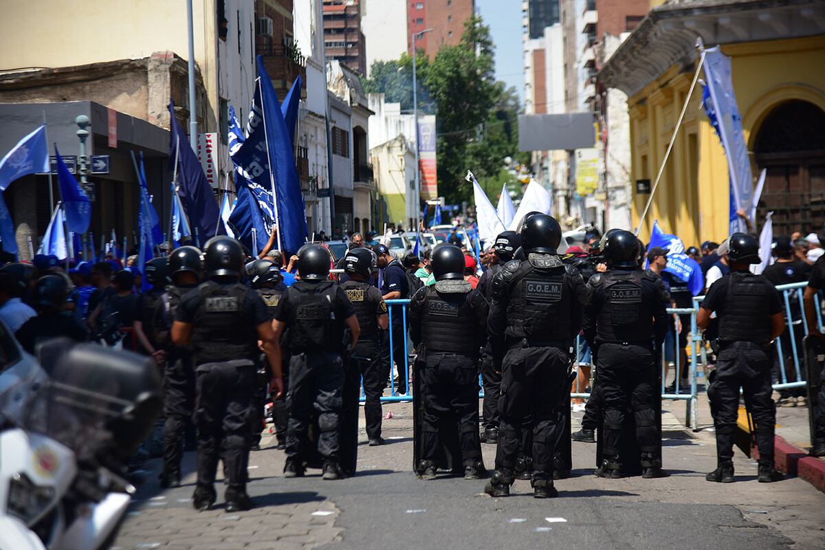 Marcha contra la reforma laboral en la ciudad de Córdoba. (Pedro Castillo / La Voz)