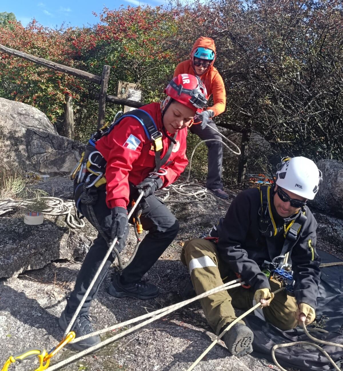 Entrenamiento sobre rescates en montaña con el Duar (Gentileza)