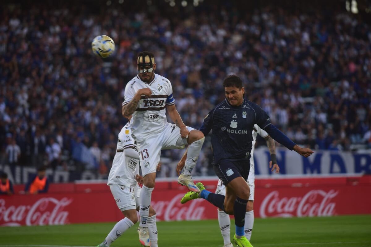 Talleres ante Platense por la fecha 15 del Clausura. (Nicolás Bravo / La Voz).