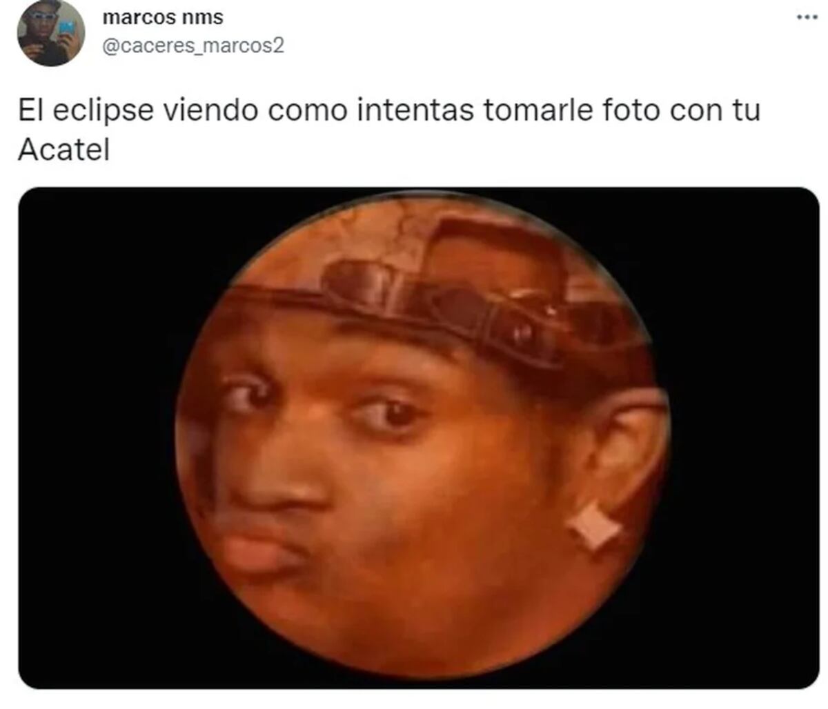 Los memes más divertidos por el eclipse lunar de este domingo.
