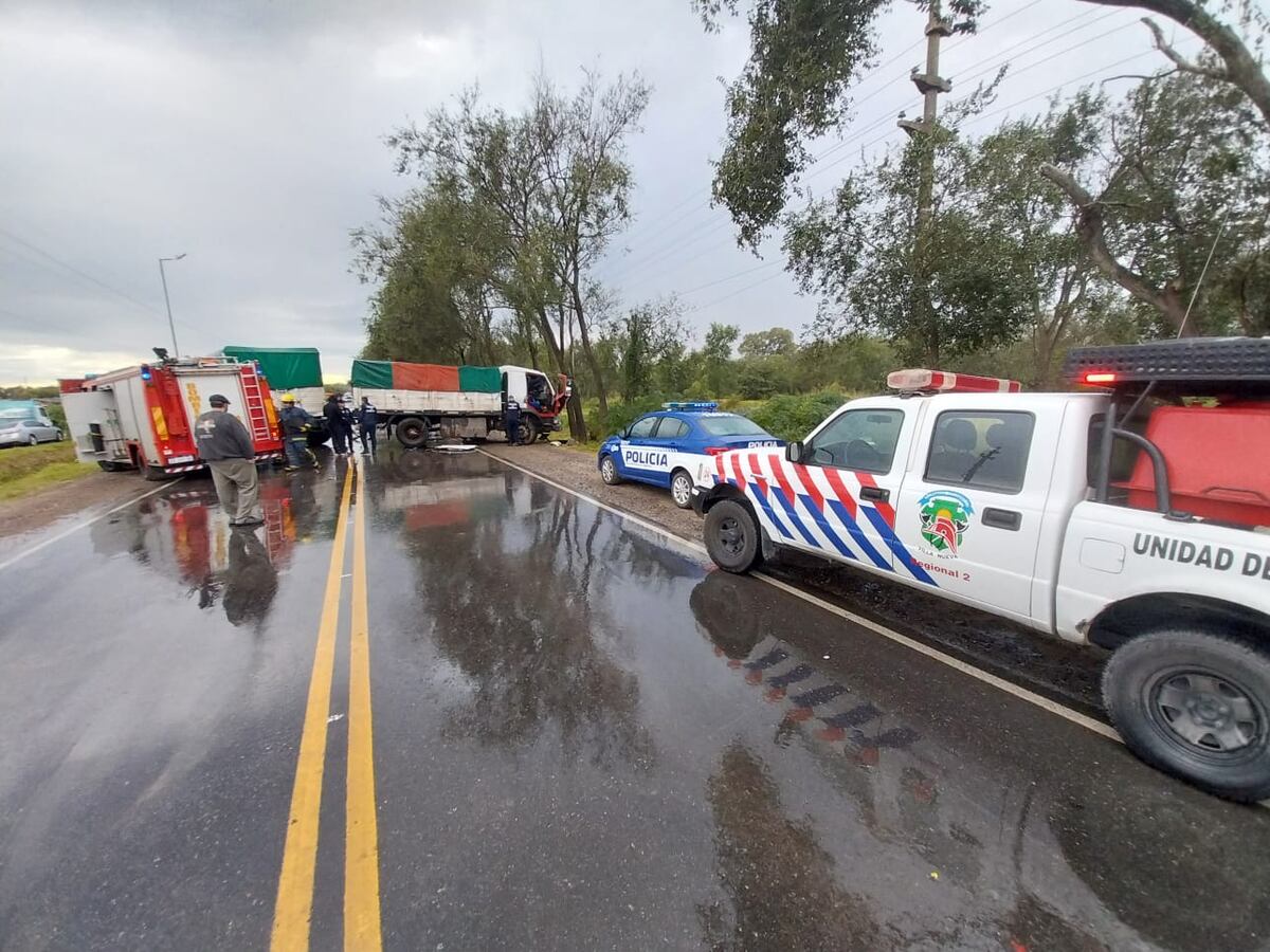 El choque entre dos camiones (Gentileza Bomberos)