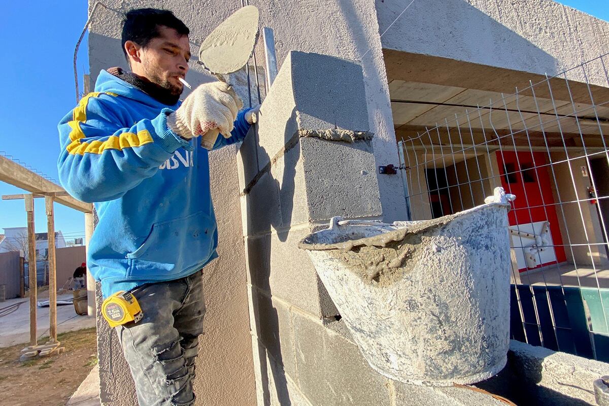 Hoy, la “obra desde cero” cayó un 50 % en relación a tres años atrás. (Tomy Fragueiro / La Voz)