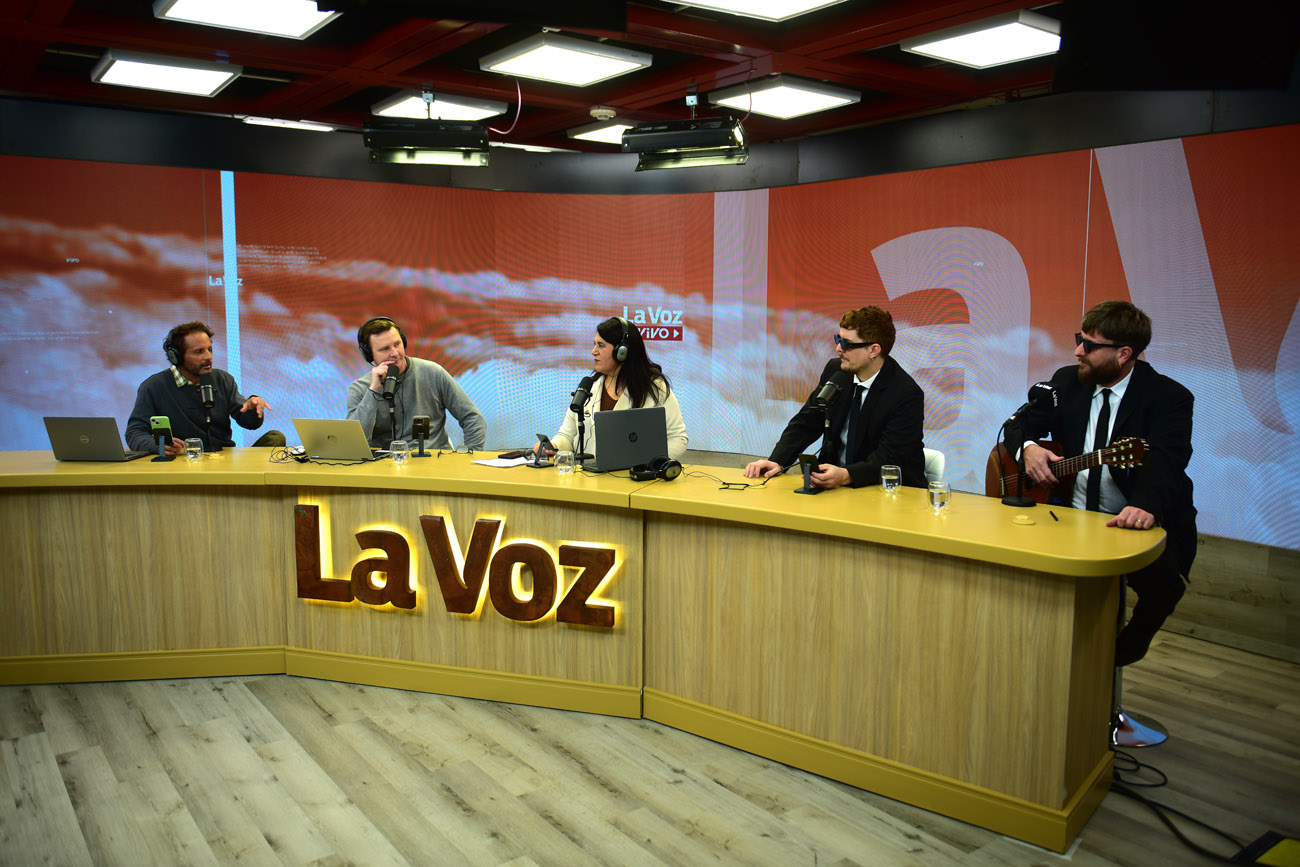 Rayos Laser en la segunda mañana de La Voz en Vivo. (Nicolás Bravo / La Voz)