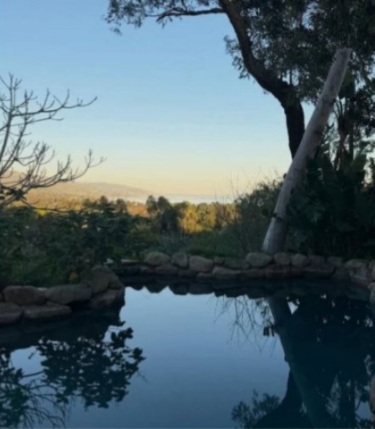 Tini Stoessel y Rodrigo De Paul eligieron una casa en Los Ángeles: así es su refugio de estilo japonés.