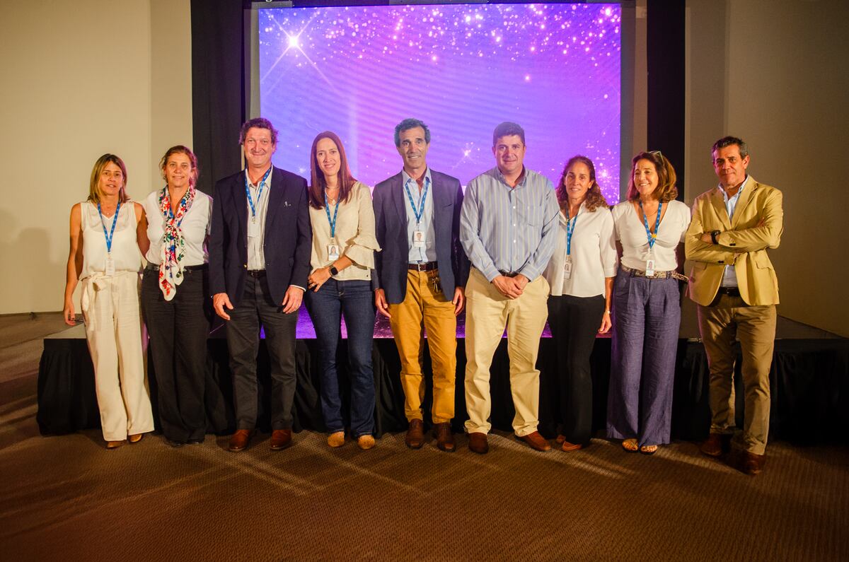 Tercera generación, a pleno. Marcos Lozada, Guillermo Allende, María Celia Allende, Tomás Allende, José Lozada, Teresa Lozada, Catalina Allende y Graciela Allende. Faltan en la foto Christian y Bartolomé Luis Allende. (Gentileza)
