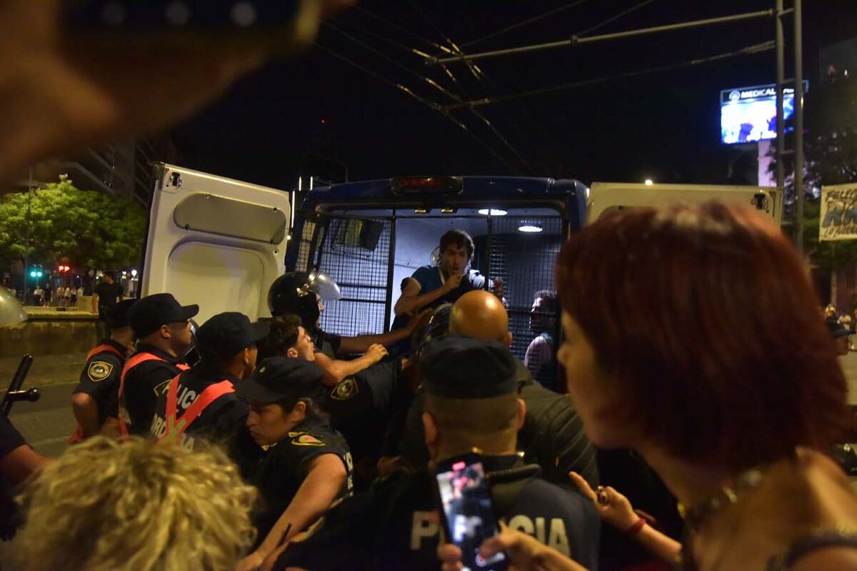 cacerolazo en patio olmos