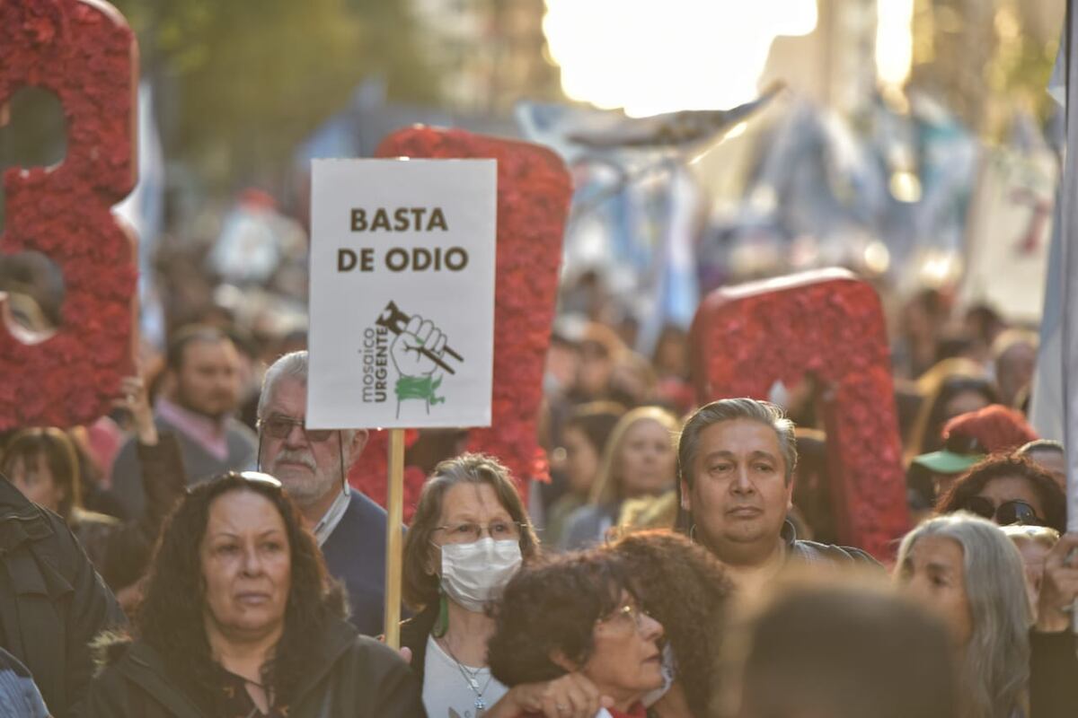Marcha en Córdoba para repudiar el ataque contra Cristina Kirchner.
(Facundo Luque/La Voz)