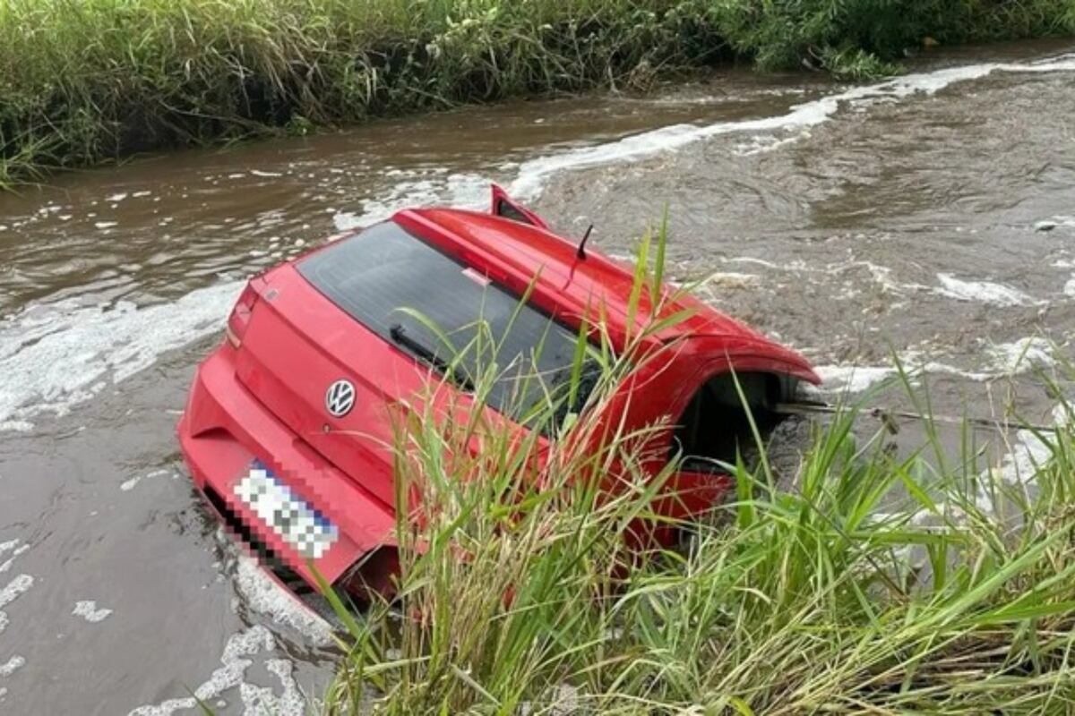 Cayeron con un auto a un canal y murieron tres adolescentes. (Foto: Matías Vieito / La Gaceta de Tucumán Imagen)