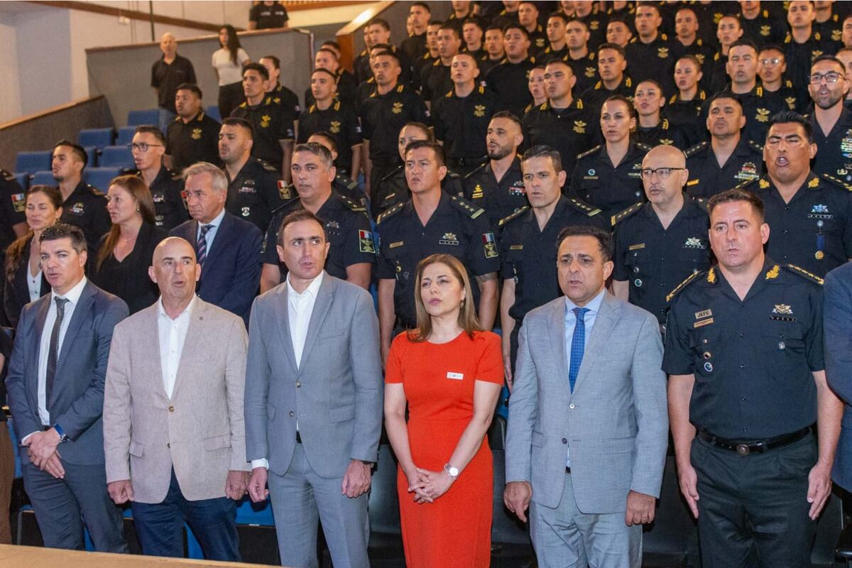 En el el Día Internacional de los Derechos Humanos y el aniversario de la recuperación democrática en Argentina la Universidad Provincial de Córdoba (UPC) entregó los certificados a las y los 165 egresados de las cohortes 2 y 3 del Trayecto de Formación Profesional Inicial en Orientación en Persecución del Narcotráfico.